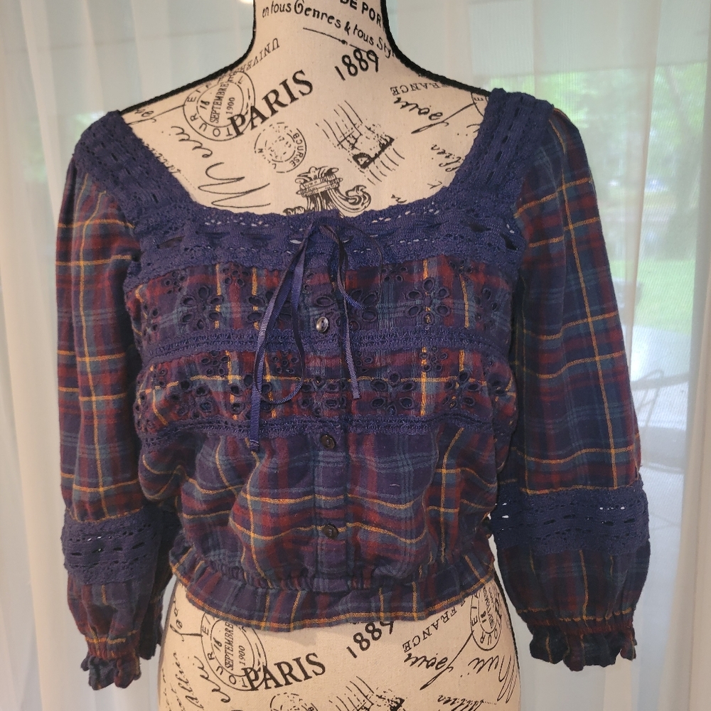 American Eagle Lace Puff Casual Plaid Navy Blue Blouse, Size M